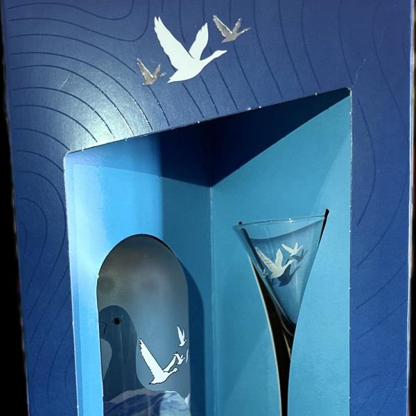 Водка Grey goose в подарочной упаковке  700 мл - וודקה גריי גוס 700מל  במארז שי