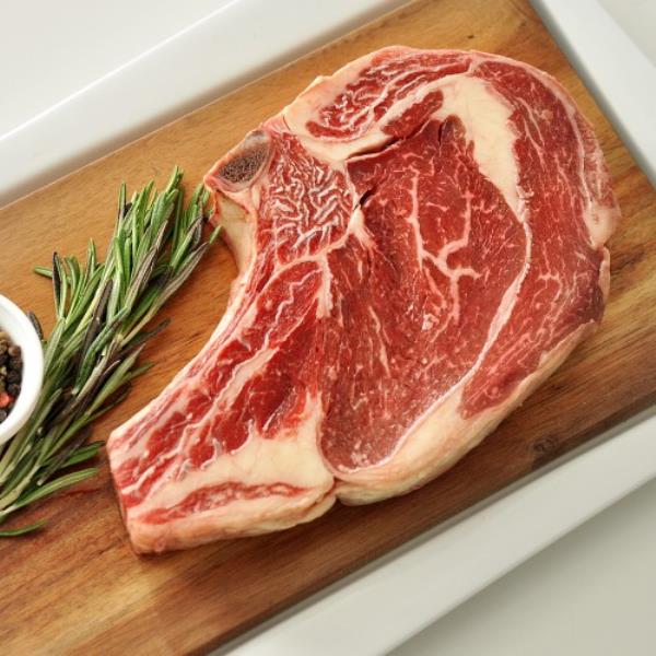 Стейк свиной с кожей кг - סטייק לבן עם עור קג